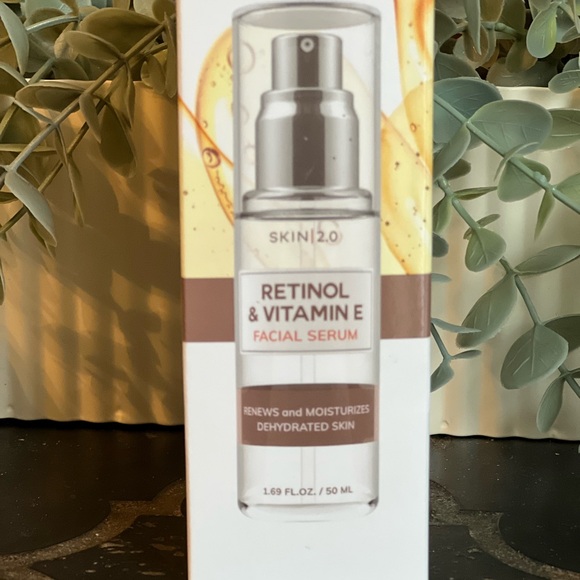 Retinol & Vitamin E Facial Serum - Picture 3 of 3